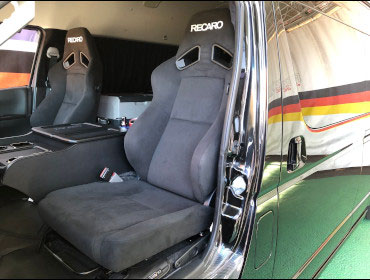 TOYOTA�@�n�C�G�[�X4�^�@�Ɂ@RECARO�i���J���j�@SR-7F�@KK100�@BK�@�~���E�@����