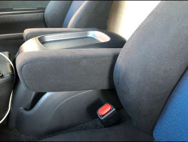 TOYOTA�@200�n�n�C�G�[�X�@TRH200V���@�Ɂ@RECARO�i���J���j�@SR-7F�@GK100�@BK/BUL�@�V�[�g�q�[�^�[���A�[�����X�g�t���@�~���E�@����