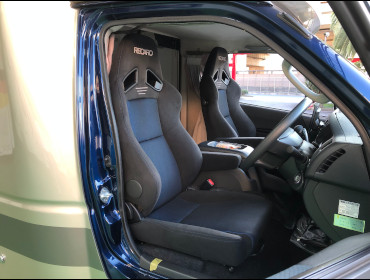 TOYOTA�@200�n�n�C�G�[�X�@TRH200V���@�Ɂ@RECARO�i���J���j�@SR-7F�@GK100�@BK/BUL�@�V�[�g�q�[�^�[���A�[�����X�g�t���@�~���E�@����