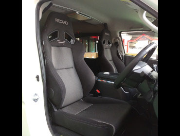 TOYOTA�@�n�C�G�[�X�@6�^�@���C�h�@�K�\�����i2021�N�j�@�Ɂ@RECARO�i���J���j�@SR-7F�@GK100 BK/SIL�@�~���E�@����