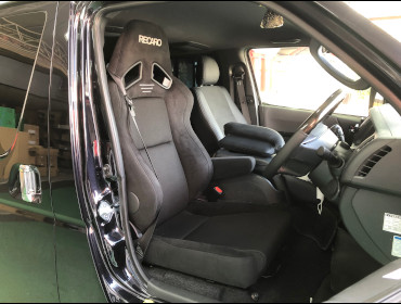 TOYOTA�@�n�C�G�[�X6�^�i2021�N�j�@�Ɂ@RECARO�i���J���j�@SR-7F�@GU100H�@BK�@�V�[�g�q�[�^�[�t���@����