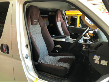 TOYOTA�@�n�C�G�[�X�@�Ɂ@RECARO�i���J���j�@LX-F�@WU110H�@�u���E���@�~���E�@����