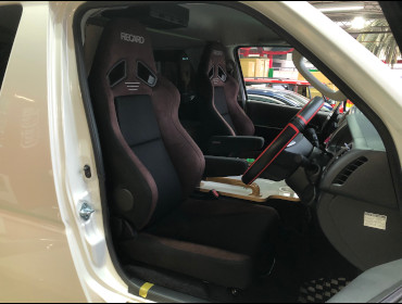 TOYOTA�@�n�C�G�[�X�i2021�N�j�@�Ɂ@RECARO�i���J���j�@SR-7F�@GU100H�@�u���E���@�V�[�g�q�[�^�[�t���@�~���E�@����