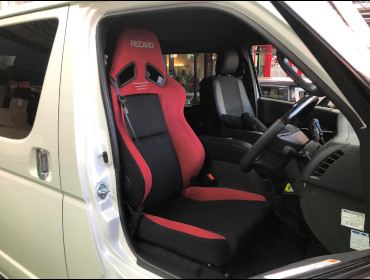 TOYOTA�@�n�C�G�[�X�@GDH206V�i2020�N�j�@�Ɂ@RECARO�i���J���j�@SR-7F�@GU100H�@RED�@A/R�@�V�[�g�q�[�^�[�t���@����