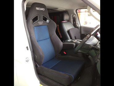 TOYOTA�@�n�C�G�[�X�@�Ɂ@RECARO�i���J���j�@SR-7F�@GK100�@BK/�u���[�@����