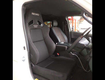 TOYOTA�@�n�C�G�[�X�@6�^�@�i���[�@�f�B�[�[���i2021�N�j�@�Ɂ@RECARO�i���J���j�@SR-7F�@GK100�@BK/BK�@����