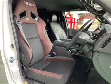 TOYOTA�@�n�C�G�[�X�@6�^�@�f�B�[�[���@�i���[�i2022�N�j�@�Ɂ@RECARO�i���J���j�@SR-7F�@GU100H�@�u���E���@����