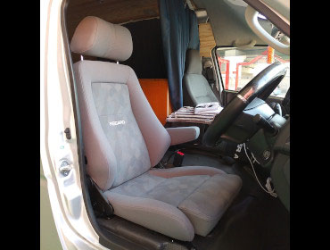 TOYOTA�@�n�C�G�[�X�@4�^�@���C�h�@�f�B�[�[���@�Ɂ@RECARO�i���J���j�@�G���S���hMV�@�O���C�@����