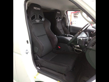 TOYOTA�@�n�C�G�[�X�@4�^�@�i���[�@�f�B�[�[���i2017�N�j�@�Ɂ@RECARO�i���J���j�@SR-7F�@GU100�@BK�@�~���E�@����