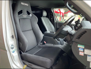 TOYOTA�@�n�C�G�[�X�@�Ɂ@RECARO�i���J���j�@SR-7F�@GK100�@BK/BK�@A/R�@����