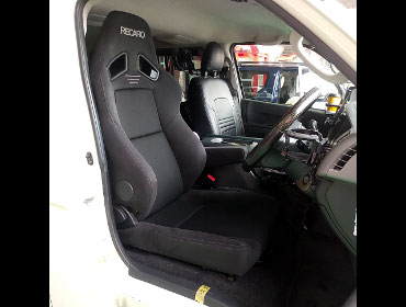 TOYOTA�@�n�C�G�[�X�@3�^�@�O���@�i���[�@�f�B�[�[���i2010�N�j�@�Ɂ@RECARO�i���J���j�@SR-7F�@GK100�@BK/BK�@����