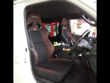TOYOTA�@�n�C�G�[�X�@6�^�@�f�B�[�[���@�i���[�i2020�N�j�@�Ɂ@RECARO�i���J���j�@SR-7F�@GU100�@�u���E���@�~���E�@����
