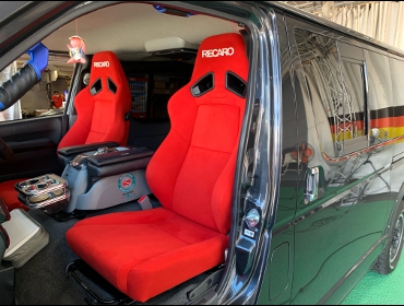 TOYOTA�@�n�C�G�[�X1�^�@�Ɂ@RECARO�i���J���j�@SR-7F�@KK100�@RED�@A/R�^�C�v�@�~���E�@����