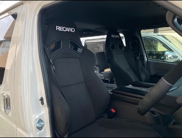 TOYOTA�@�n�C�G�[�X6�^�@�_�[�N�v���C���W���{�f�B�@�f�B�[�[���ԁ@�Ɂ@RECARO�@�i���J���j�@SR-7F�@KK100�@BK�@�~���E�@����