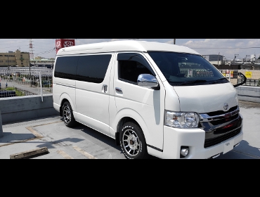 TOYOTA�@�n�C�G�[�X200�n�@���C�h�~�h���@�f�B�[�[���@�Ɂ@RECARO�i���J���j�@SR-7F�@GU100�@�u���E���@����