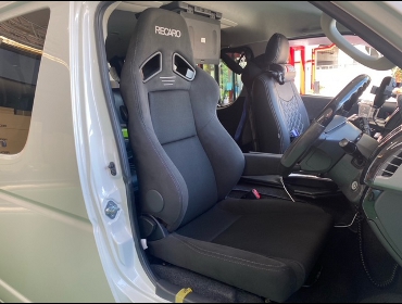 TOYOTA�@�n�C�G�[�X�@�Ɂ@RECARO�i���J���j�@SR-7F�@GK100�@BK/BK�@����