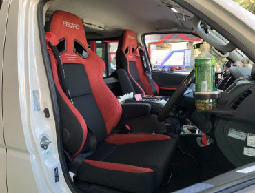 TOYOTA�@���W�A�X�G�[�X�@KDH206V�@�Ɂ@RECARO�i���J���j�@SR-7F�@GU100H�@RED�@�~���E�@����