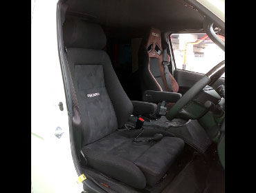 TOYOTA�@�n�C�G�[�X�@7�^�@�i���[�@�f�B�[�[���i2022�N�j�@�Ɂ@RECARO�i���J���j�@�G���S���hMV�@BK�@���@SR-7F�@GU100�@�u���E���@����