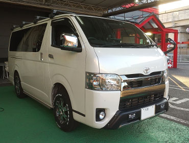 TOYOTA�@�n�C�G�[�X�@7�^�@�i���[�@�f�B�[�[���i2022�N�j�@�Ɂ@RECARO�i���J���j�@�G���S���hMV�@BK�@����