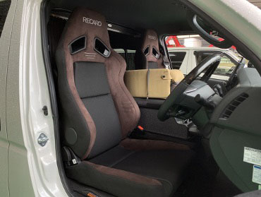 TOYOTA�@�n�C�G�[�X�o���@7�^�@�i���[�@�f�B�[�[���i2023�N�j�@�Ɂ@RECARO�i���J���j�@SR-7F�@GU100�@�u���E���@�~���E�@����