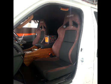 TOYOTA�@�n�C�G�[�X�@6�^�@�i���[�@�f�B�[�[���i2021�N�j�@�Ɂ@�q�d�b�`�q�n�i���J���j�@�r�q-7�e�@�f�t100�@�u���E���@�~���E�@����