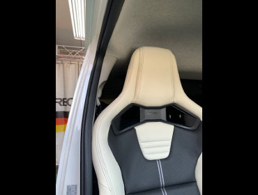 TOYOTA�@�n�C�G�[�X�@7�^�@�f�B�[�[���@�i���[�{�f�B�i2022�N�j�@�Ɂ@RECARO�i���J���j�@�X�|�[�c�X�^�[LL1210H�@���@����