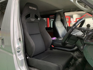 TOYOTA�@�n�C�G�[�X�@CBF-TRH200V�@4�^�i2018�N�j�@�Ɂ@RECARO�i���J���j�@SR-7F�@GK100�@BK/BK�@����