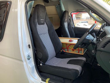 TOYOTA�@�n�C�G�[�X�@TRH�@�X�[�p�[�����O�o��DX�@7�^�@�Ɂ@RECARO�i���J���j�@LX-F�@WU110�@BK�@�~���E�@����