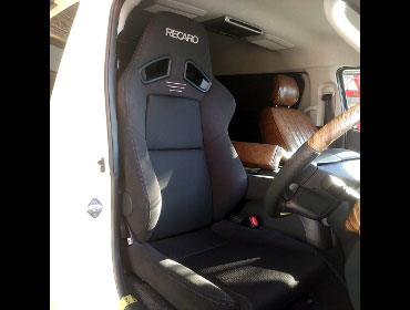 TOYOTA�@�n�C�G�[�X�@�Ɂ@RECARO�i���J���j�@SR-7F�@GK100�@BK/BK�@����