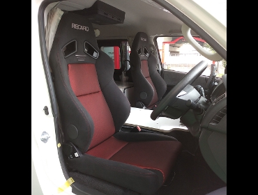 TOYOTA�@�n�C�G�[�X�L�����s���O�J�[�@CBA-TRH214W�@�Ɂ@RECARO�i���J���j�@SR-7F�@GK100�@BK/RED�@A/R�@�~���E�@����