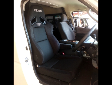 TOYOTA�@�n�C�G�[�X�@3�^���C�h�K�\�����i2012�N�j�@�Ɂ@RECARO�i���J���j�@SR-7F�@GU100�@BK�@����