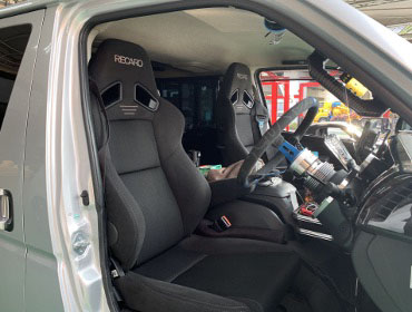 TOYOTA�@�n�C�G�[�X4�^�@�Ɂ@RECARO�i���J���j�@SR-7F�@GK100�@BK�@�A�[�����X�g�t���@�~���E�@����