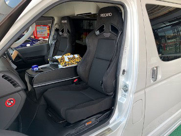 TOYOTA�@�n�C�G�[�X�i���[�@KDH201V�i2016�N�j�@�Ɂ@RECARO�i���J���j�@SR-7F�@GU100H�@BK�@A/R�@�~���E�@����