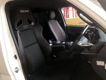 TOYOTA�@�n�C�G�[�XGDH�i2023�N�j�@�Ɂ@RECARO�i���J���j�@SR-7F�@GU100�@BK�@A/R�@����