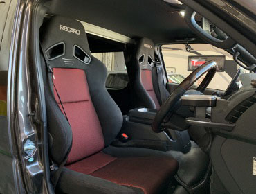 TOYOTA�@�n�C�G�[�X�@200�@�Ɂ@RECARO�i���J���j�@SR-7F�@GK100�@BK/RED�@A/R�@�V�[�g�q�[�^�[�t���@�~���E�@����