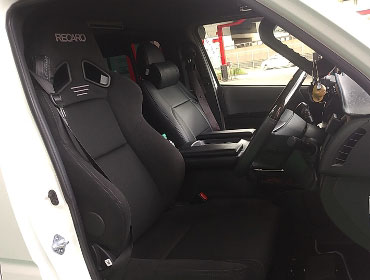 TOYOTA�@�n�C�G�[�X6�^�@�Ɂ@RECARO�i���J���j�@SR-7F�@GK100�@BK/BK�@����
