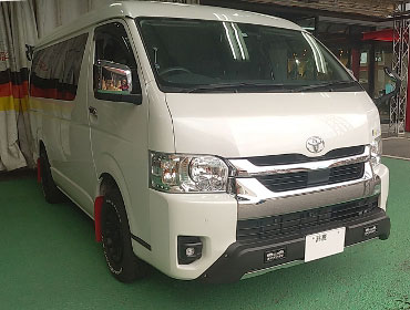 TOYOTA�@�n�C�G�[�X�i2022�N�j�@�Ɂ@RECARO�i���J���j�@SR-7F�@GU100�@�u���E���@A/R�@����