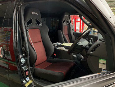 TOYOTA�@�n�C�G�[�X�@7�^�i���[�f�B�[�[���i2009�N�j�@�Ɂ@RECARO�i���J���j�@SR-7F�@GK100H�@BK/RED�@�V�[�g�q�[�^�[�t���@�~���E�@����