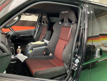 TOYOTA�@�n�C�G�[�X�@7�^�i���[�f�B�[�[���i2009�N�j�@�Ɂ@RECARO�i���J���j�@SR-7F�@GK100H�@BK/RED�@�V�[�g�q�[�^�[�t���@�~���E�@����