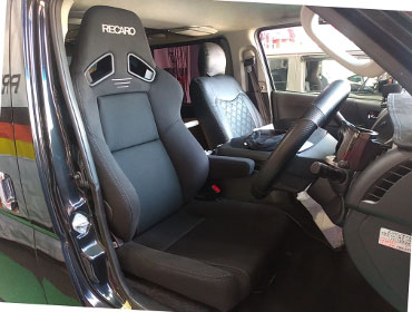 TOYOTA�@�n�C�G�[�X�@5�^�i���[�f�B�[�[���@�Ɂ@RECARO�i���J���j�@SR-7F�@GK100�@BK/BK�@����