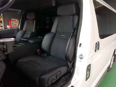 TOYOTA�@�n�C�G�[�X�@7�^�@�i���[�f�B�[�[���i2023�N�j�@�Ɂ@RECARO�i���J���j�@�I���\�y�hDL220HV�@�~���E�@����