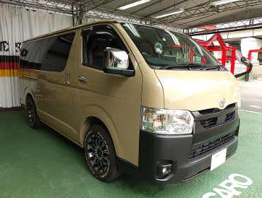 TOYOTA�@�n�C�G�[�X�@8�^�@�X�[�p�[GL�@TRH200�i2024�N�j�@�Ɂ@RECARO�i���J���j�@SR-7F�@GU100�@�u���E���@A/R�^�C�v�@�~���E�@����