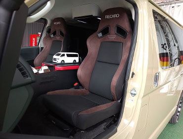 TOYOTA�@�n�C�G�[�X�@8�^�@�X�[�p�[GL�@TRH200�i2024�N�j�@�Ɂ@RECARO�i���J���j�@SR-7F�@GU100�@�u���E���@A/R�^�C�v�@�~���E�@����