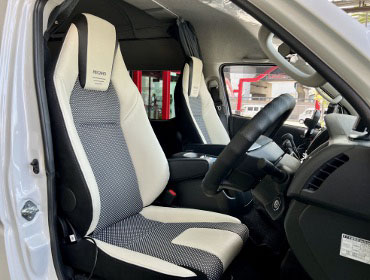 TOYOTA�@�n�C�G�[�X�@TRH226�i2024�N�j�@�Ɂ@RECARO�i���J���j�@LX-F�@WL110H�@���@�A�[�����X�g�t���@�~���E�@����