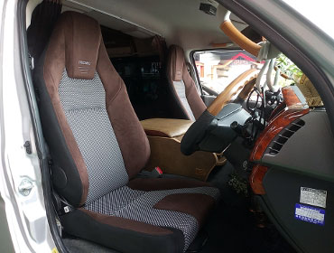 TOYOTA�@�n�C�G�[�X�@2�^�@���C�h4WD�@TRH219W�i2008�N�j�@�Ɂ@RECARO�i���J���j�@LX-F�@WU110H�@A/R�@���@�~���E�@����