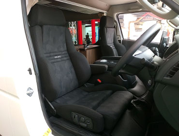 TOYOTA�@�n�C�G�[�X�@7�^���C�h�K�\�����i2024�N�j�@�Ɂ@RECARO�i���J���j�@�I���\�y�hAN220HV�@�u���b�N�@�A�[�����X�g�t���@�~���E�@����