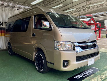 TOYOTA�@�n�C�G�[�X�@7�^���C�h�f�B�[�[���i2023�N�j�@�Ɂ@RECARO�i���J���j�@LX-F�@WU110�@�u���E���@�~���E�@����