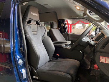 TOYOTA�@�n�C�G�[�X�@TRH229W�@�Ɂ@RECARO�i���J���j�@SR-C�@UT100H�@BK�@�V�[�g�q�[�^�[�t���@����