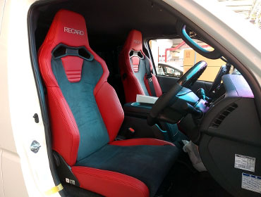 TOYOTA�@�n�C�G�[�X�@7�^�i���[�f�B�[�[���@�i2024�N�j�@�Ɂ@RECARO�i���J���j�@SR-C�@UT100H�@RED�@�V�[�g�q�[�^�[�t���@�~���E�@����