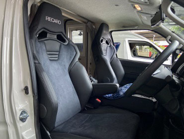 TOYOTA�@�n�C�G�[�X�L�����s���O�@7�^�@�f�B�[�[���i���[�{�f�B�@�Ɂ@RECARO�i���J���j�@SR-C�@UT100H�@BK���U�[�@A/R�^�C�v�@�~���E�@����